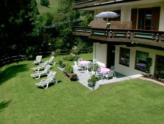 Hotel-Pension Flora Saalbach-Hinterglemm Exterior photo